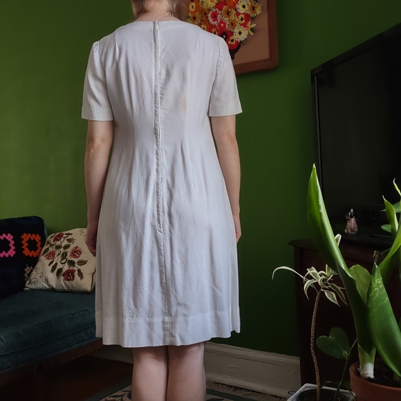Vintage 1960s Mod White Shift Dress - Picture 3 of 5